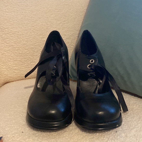 Vintage Hot Topic Dolly Heels in size 6 - Picture 2 of 5